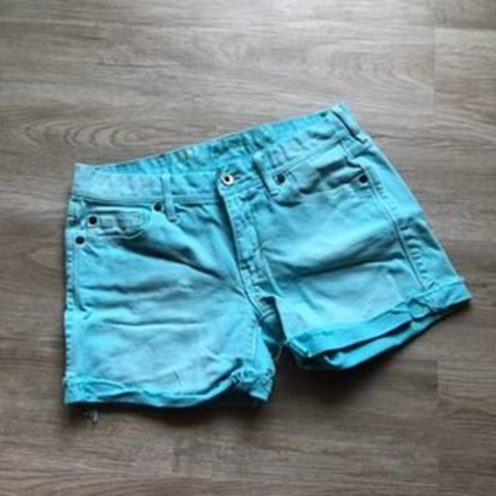 Women’s straight fit jeans